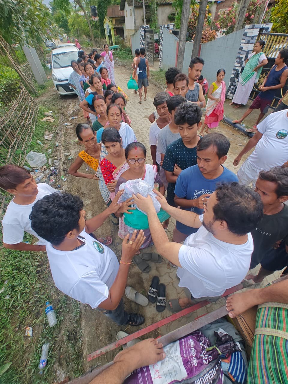 100  Flood-Affected Families  st Hulang Katoni